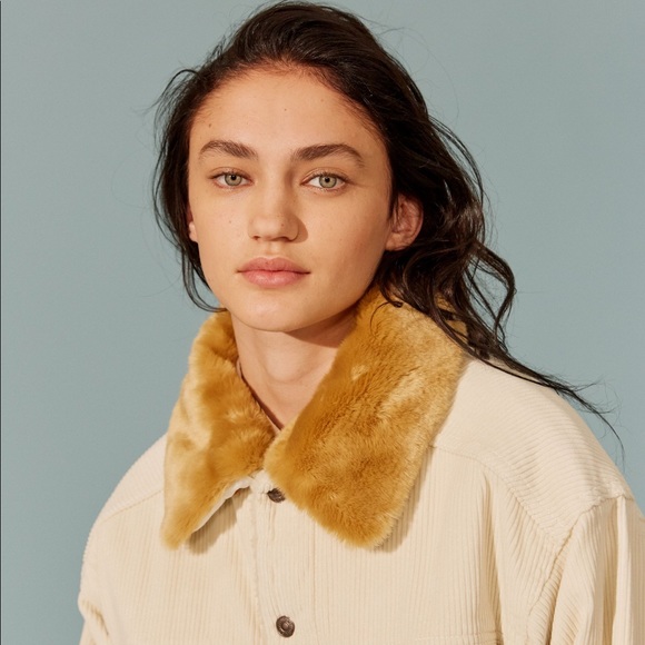 Levis Oversized Corduroy Fur Trucker 